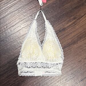 ROMWE White Floral Lace Halter Bralette